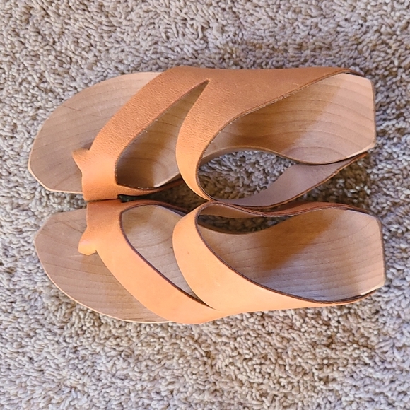 Cydwoq Strike orange leather and wood sandals sz 38 - Picture 2 of 4